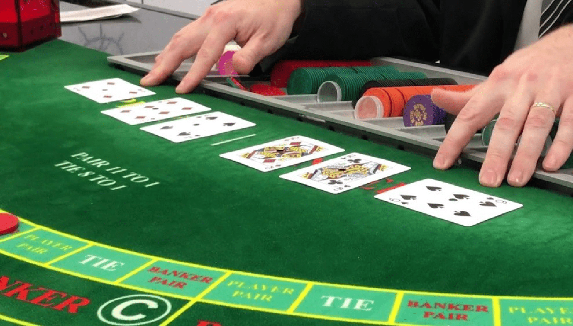 Mohegan Pennsylvania Baccarat Cheater Sought for Secretly Recording Cards